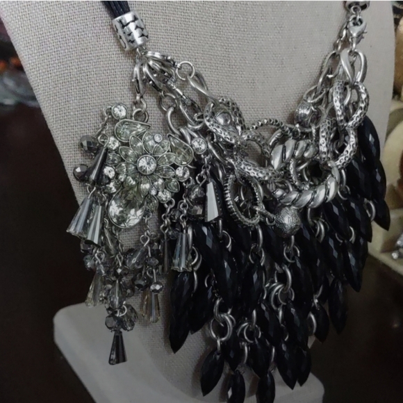 Women's Silver and Black Beaded Floral Rhinestones Leather Strand Necklace - Picture 2 of 9